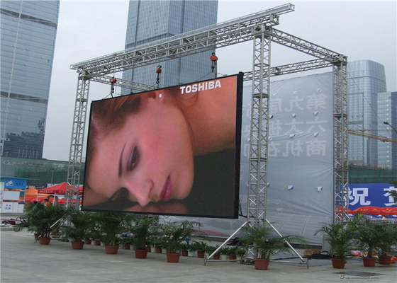 Energy Saving  P3.91 Outdoor Rental LED Display 3840Hz Super 4K Vertical Type Cabinet Splicing Structure
